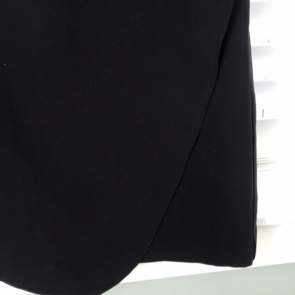 White and Black Dress - Picture 5 of 5